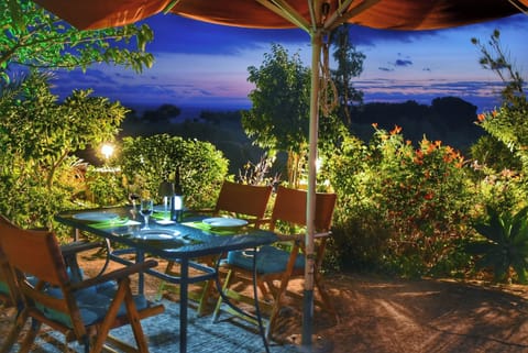 Cottage | Outdoor dining