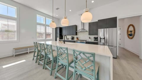 Kitchen island with bar seating 