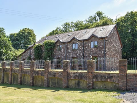 Exterior | Lily Cottage - Duffryn Farm Cottages, Dunvant