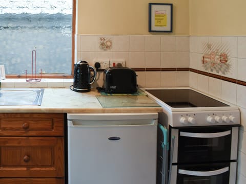 Kitchen | Bryn Amlwg, Llanrwst