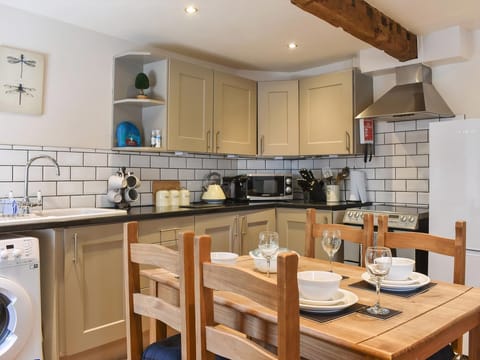 Kitchen/diner | Cartwheel Cottage, Hawes