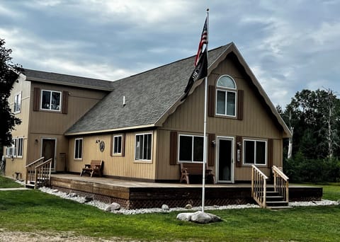 Spacious secluded cottage! 