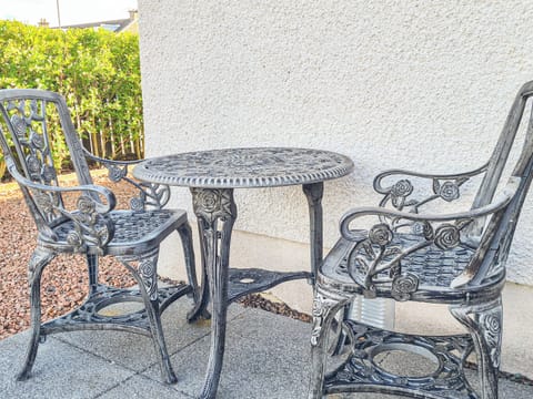 Sitting-out-area | Kirklea, Wishaw, North Lanarkshire