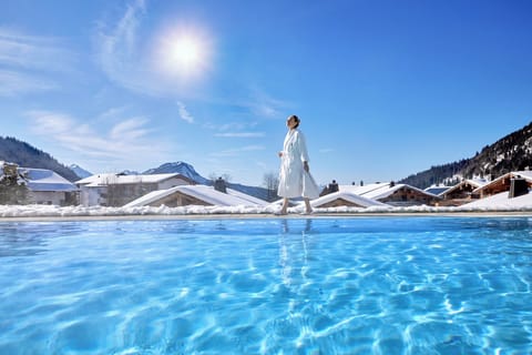 Sauna, steam room, body treatments, hot stone massages