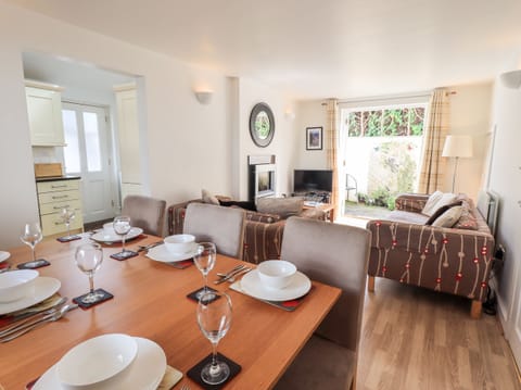 3 bedrooms, individually decorated, individually furnished, free WiFi