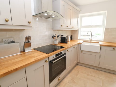 Fridge, dishwasher, electric kettle, toaster