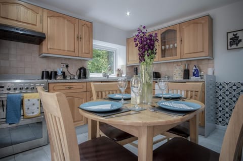 Wern Y Glais - 2 Bedroom Cottage - Glais (1671)