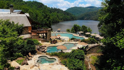 Lake Club Pools & Hot Tubs 