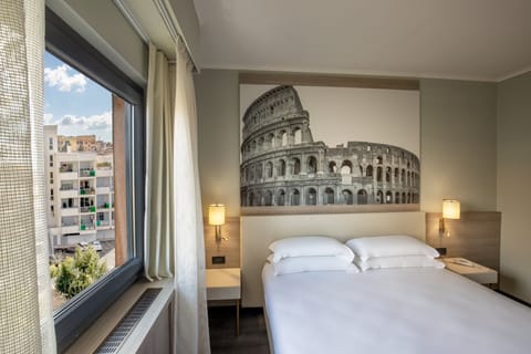 Superior Double or Twin Room | Minibar, in-room safe, desk, free WiFi