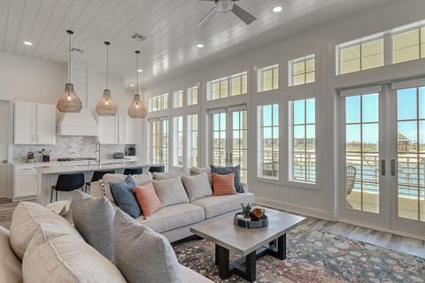 2nd Floor Living Area