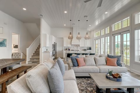 2nd Floor Living Area