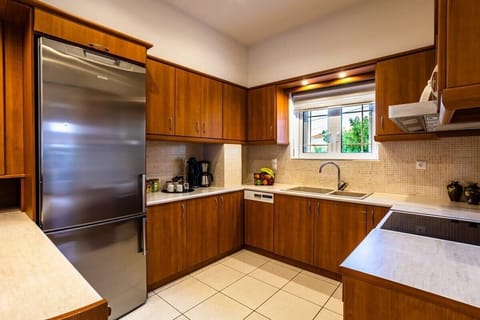 Fully equipped kitchen with all the necessary amenities