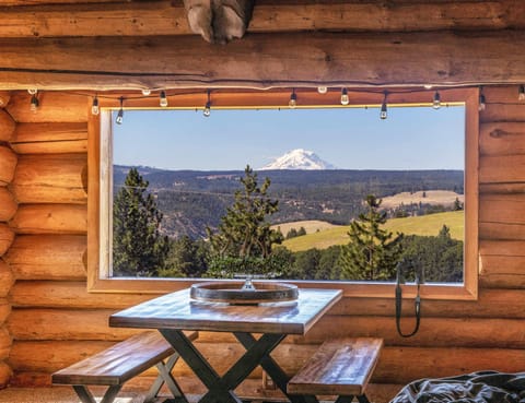House, 3 Bedrooms | Dining