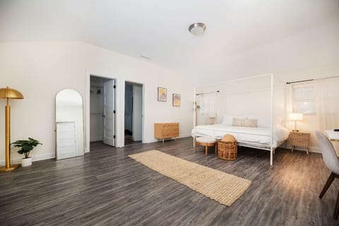 Master Bedroom 
King Bed
Floor Mirror
HD TV
Work desk
2 large walk in closets