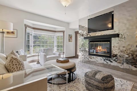 charter-d350-6945_54687364561_o