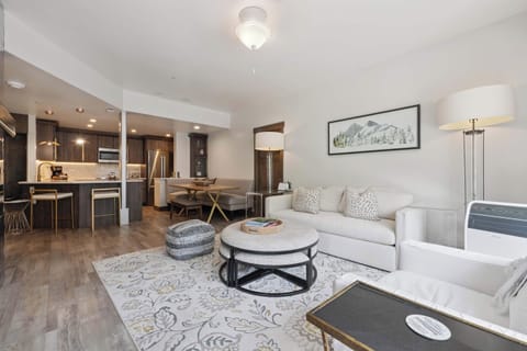 charter-d350-6965_54687586183_o