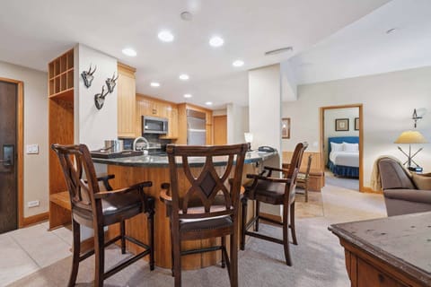 charter-d240-7100_54695920648_o