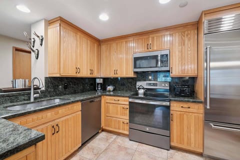 charter-d240-7105_54694881652_o