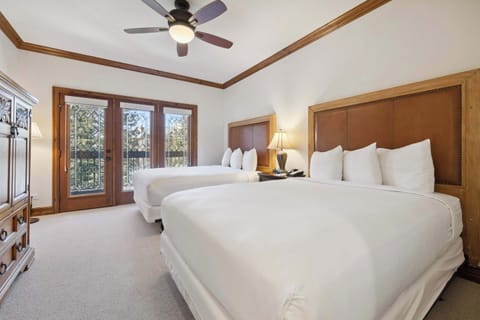 charter-c125--2593_54462380571_o_54469043863_o