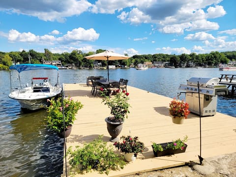 Enjoy Lake Hopatcong at Bridgeside Lake Retreat!