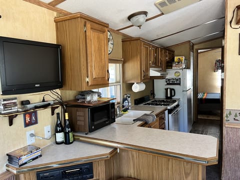 Kitchen & wall mounted TV