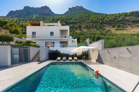 Villa Bizzeria: Design villa with private pool