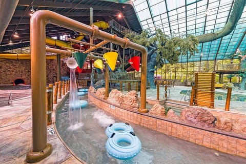 Great Water Park Onsite!.