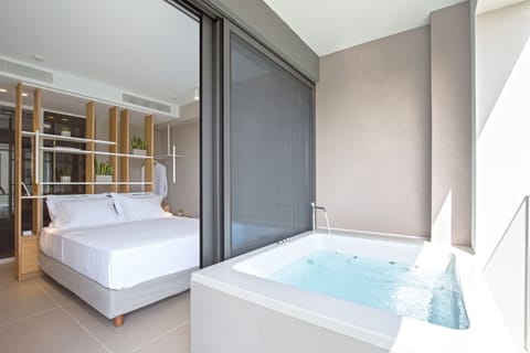 Noemie Luxury Suite 107 | Soundproofing, iron/ironing board, free WiFi, bed sheets