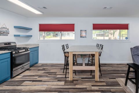 Dining Area for 4 (guest house)