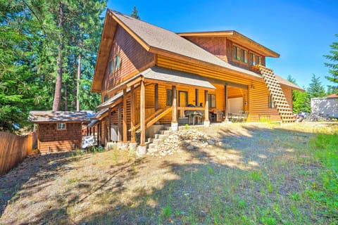Ronald Vacation Rental | 5BR | 3BA | Stairs Required | 3,240 Sq Ft