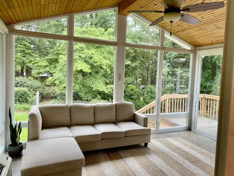 Heated and cooled sunroom