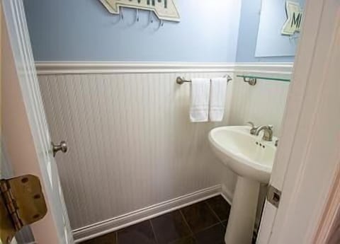 Main Level | Powder Room