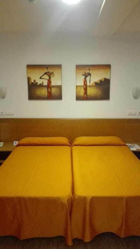 Double Room | Blackout drapes, free WiFi, bed sheets