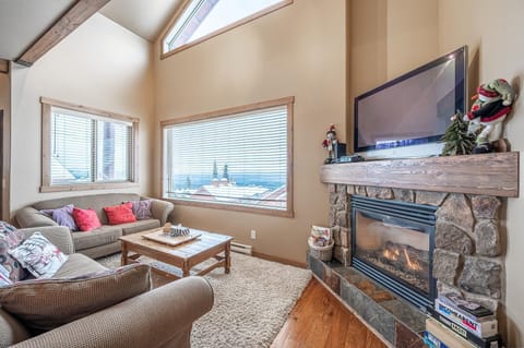 Duplex, 4 Bedrooms, Mountain View, Slope side (4 Bedrooms) | Living area | 55-inch TV with cable channels, fireplace, video-game console