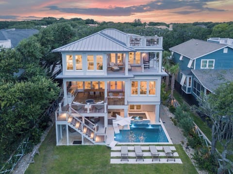 Peaceful Easy Feeling - 2910 Palm Blvd