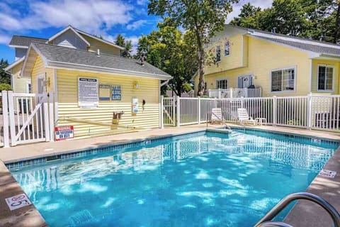 Outdoor community pool!