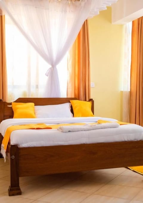Standard Room | Blackout drapes, iron/ironing board, free WiFi, bed sheets