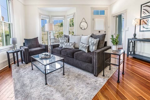 Welcome to The Jasmine on Jefferson!
