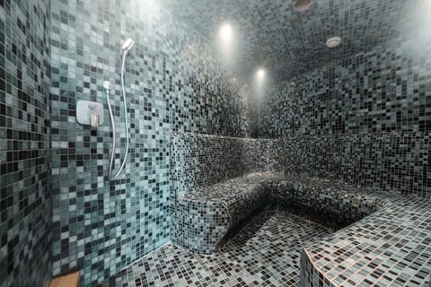 Steam room 