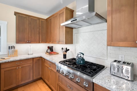 Fully equipped and stocked kitchen for all your dining needs