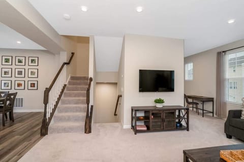 With plenty of space to move around, this area offers both comfort and freedom. Whether you're hosting guests or simply enjoying the room, the open layout ensures you can relax or engage in activities without feeling cramped.