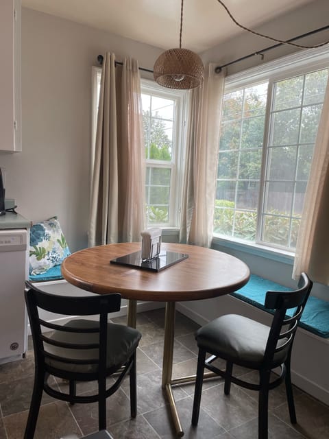 Bright and sunny breakfast nook