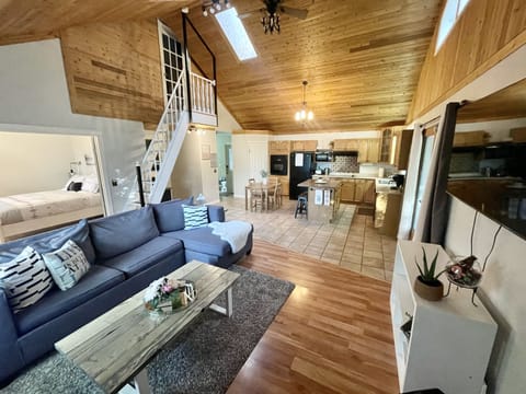 Vaulted ceilings open concept living space 1260 sq ft