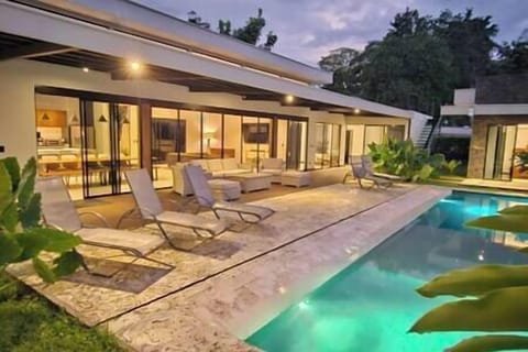 tropical private pool 