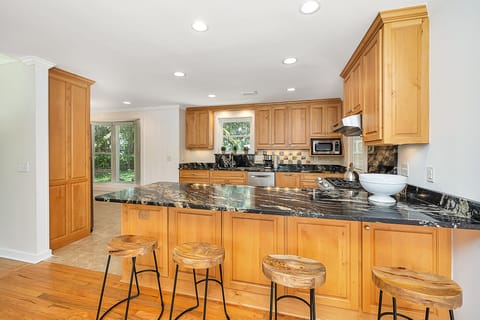 Kitchen bar seating for four people.