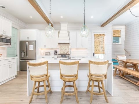 House, Multiple Beds, Pool Access, Pool View | Private kitchen | Fridge, microwave, oven, stovetop