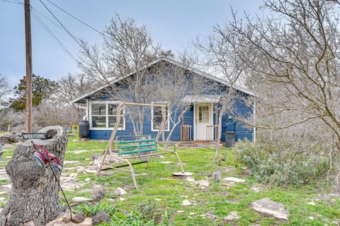 Kerrville Vacation Rental | 1BR | 1BA | 1 Step Required | 950 Sq Ft