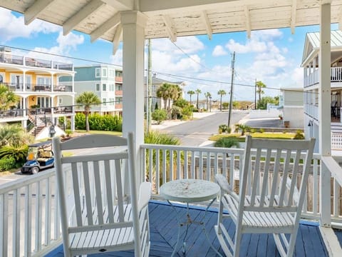 Condo, Multiple Beds, Kitchen, Partial Sea View | Property grounds