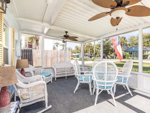 House, Multiple Beds, Kitchen, Garden View | Outdoor dining