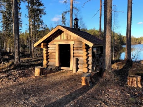 Tuuran oma grillimökki / Personal bbq house